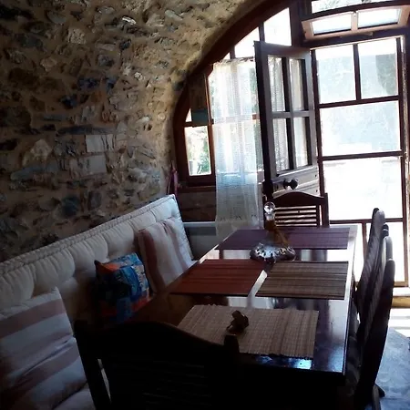 μani Dere Tower * Kardamyli