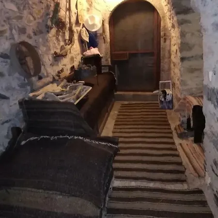 μani Dere Tower * Kardhamili