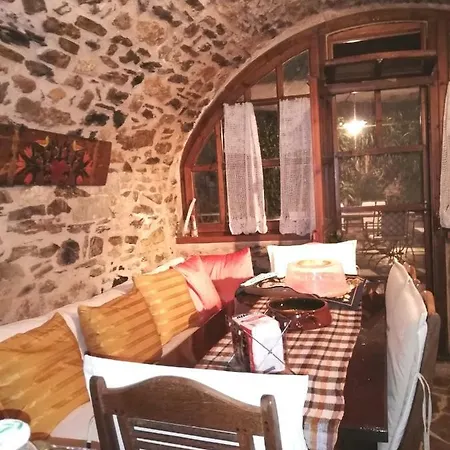 μani Dere Tower * Kardhamili